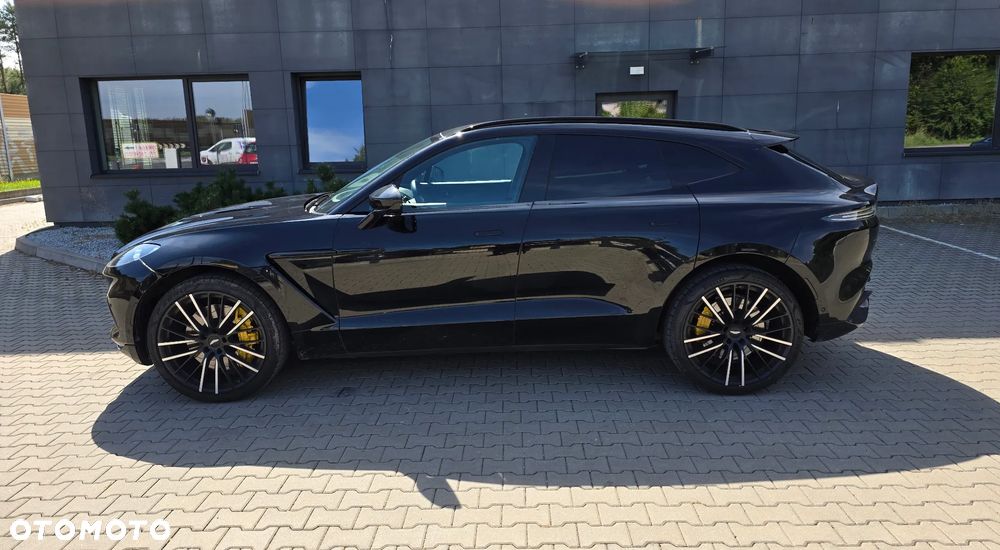 Aston Martin DBX - 25