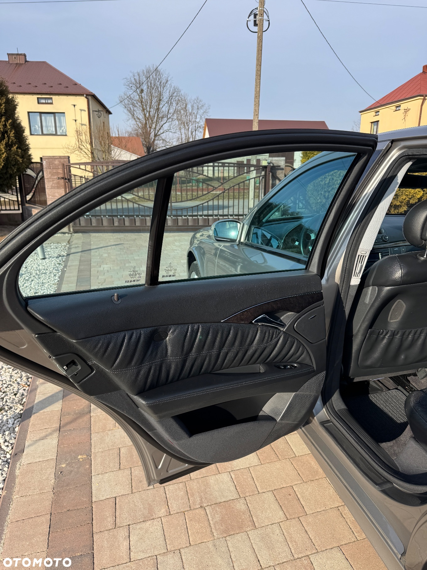 Mercedes-Benz Klasa E 500 4-Matic T Elegance - 28