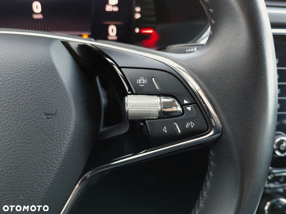 Skoda Superb 2.0 TDI SCR Ambition DSG - 22