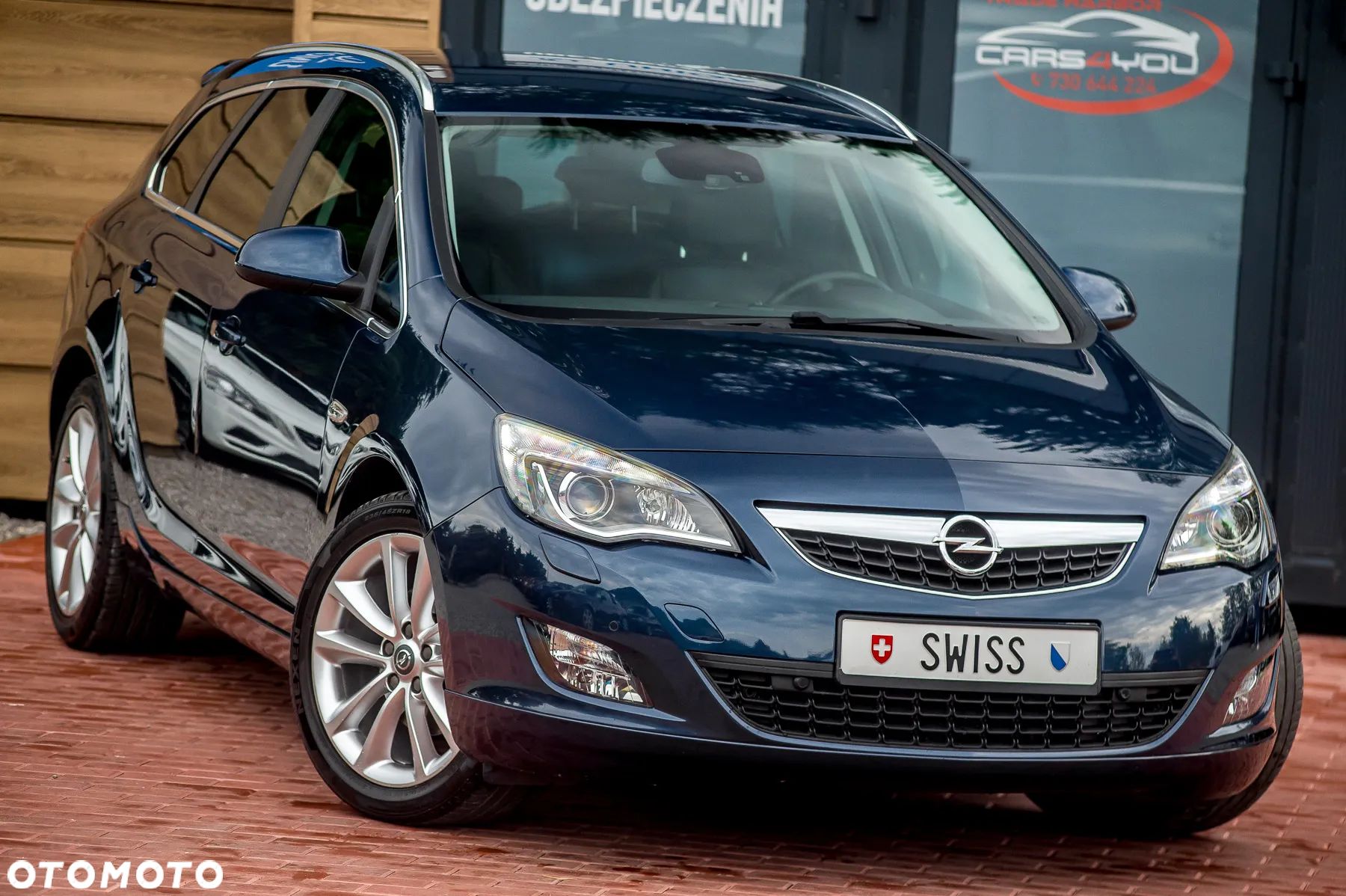 Opel Astra 1.6 Turbo Cosmo - 1