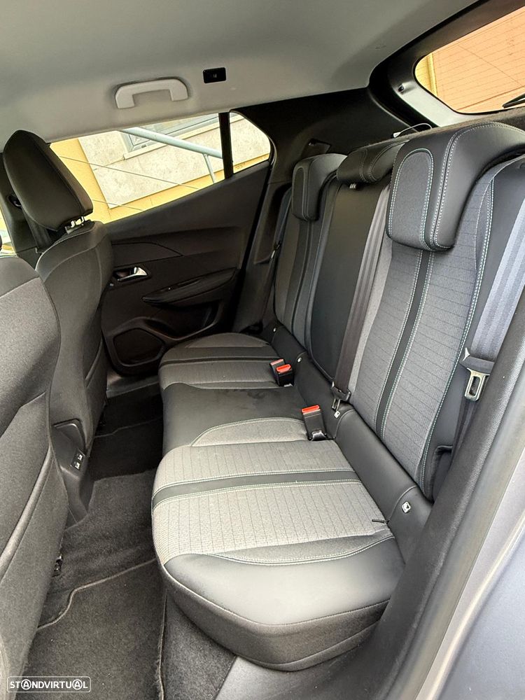 Peugeot 2008 PureTech 130 EAT8 Allure Pack - 28