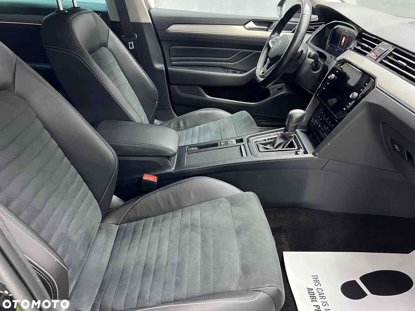 Volkswagen Passat Variant 2.0 TDI SCR DSG 4Motion Business - 31