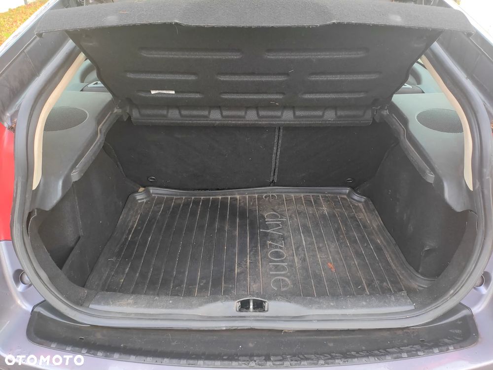 Citroën C4 1.6 16V X - 10