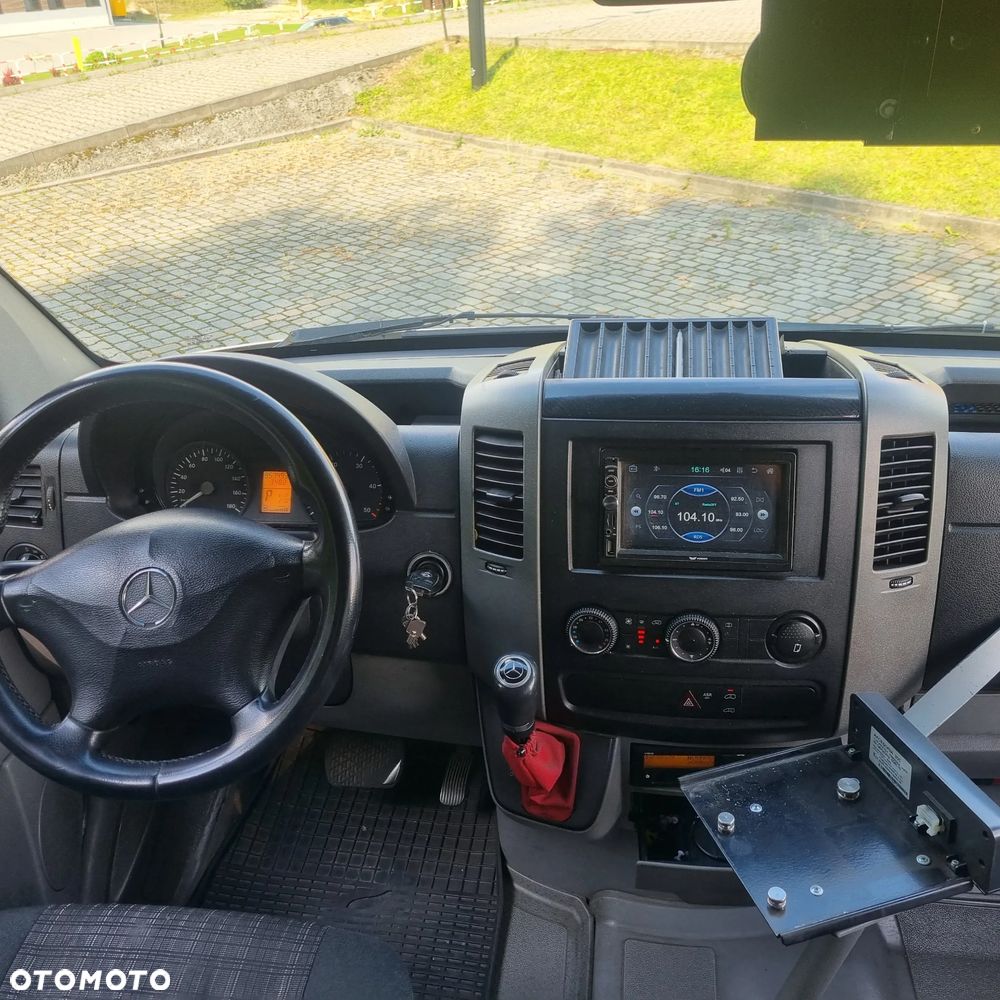 Mercedes-Benz Sprinter - 9