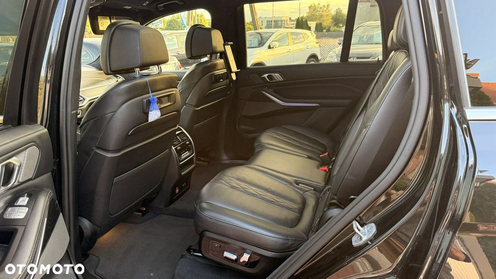BMW X7 - 23