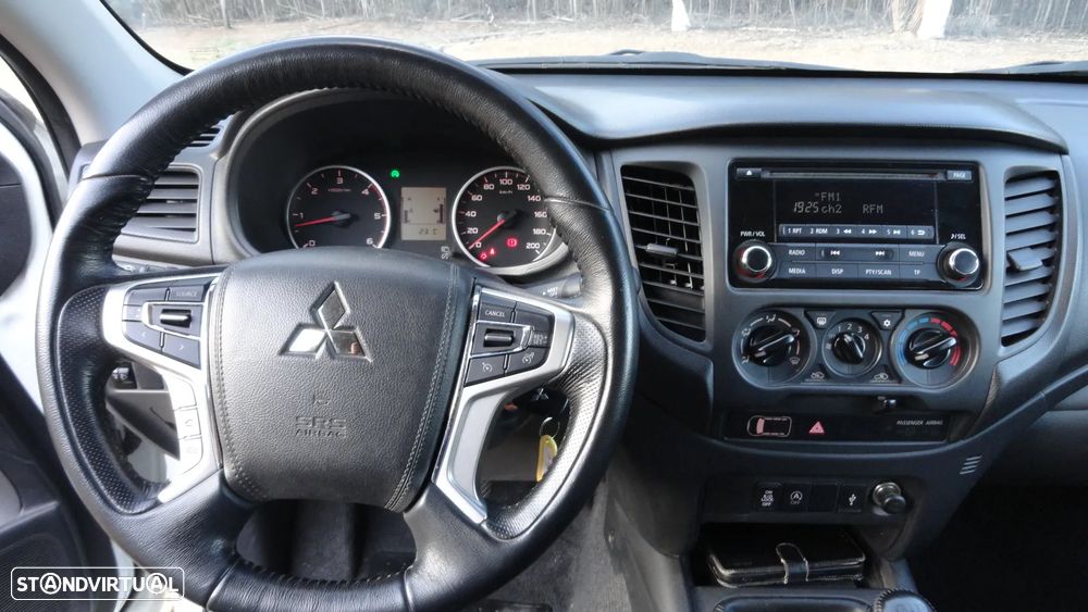 Mitsubishi L200 2.4 DI-D CD Invite 4WD - 5