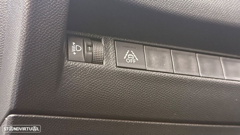 Peugeot 2008 1.5 BlueHDi Allure - 9