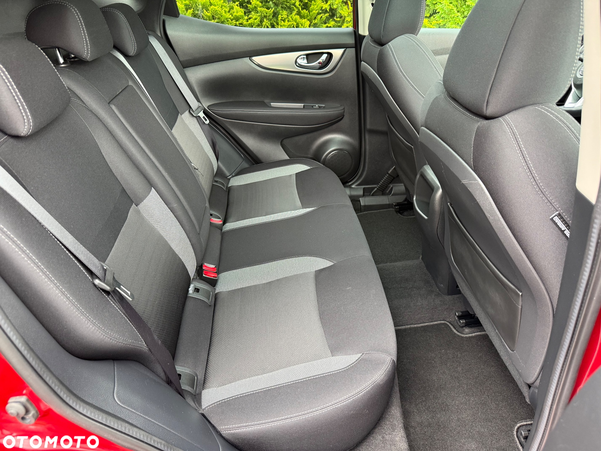 Nissan Qashqai 1.6 DIG-T N-Connecta - 12