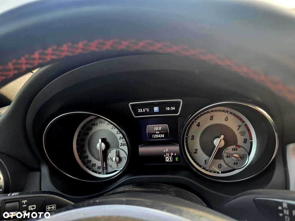 Mercedes-Benz GLA 250 4Matic 7G-DCT AMG Line - 26