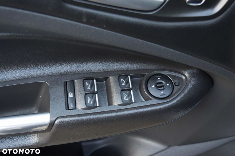 Ford Kuga 2.0 TDCi 2x4 Titanium - 15