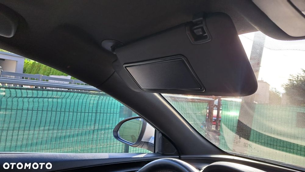 Opel Insignia - 32
