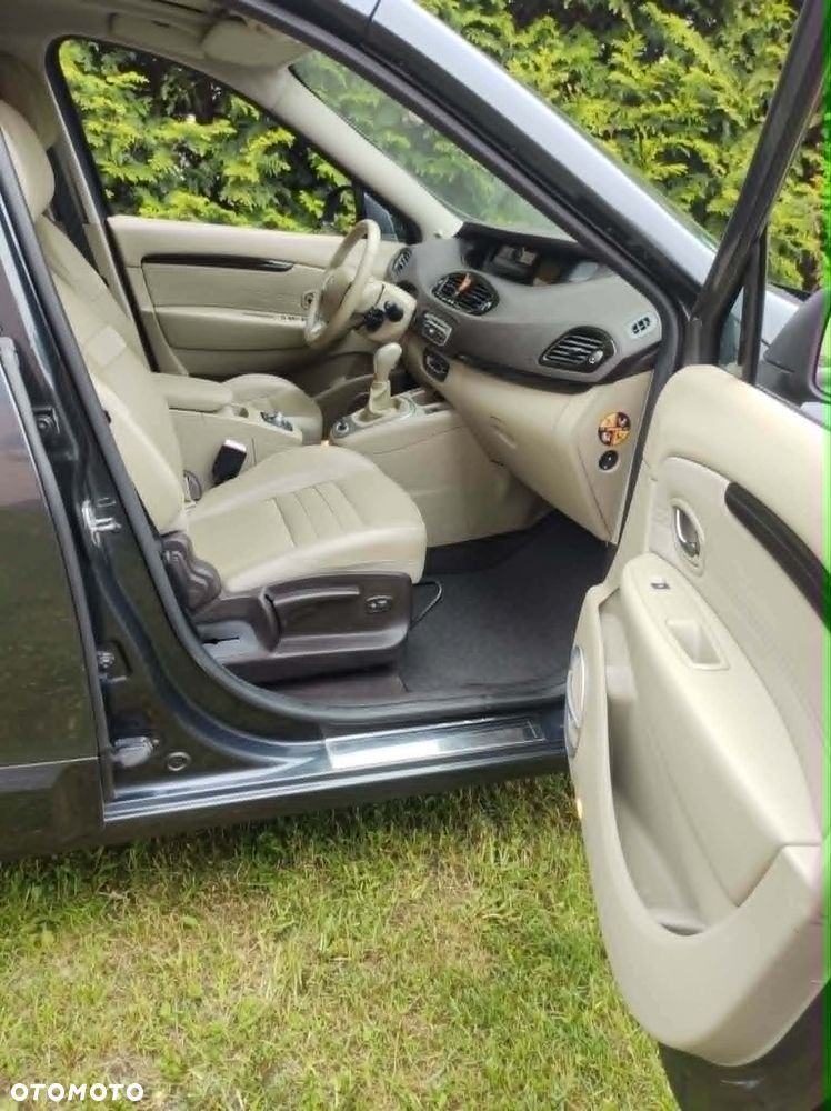 Renault Grand Scenic Gr 2.0 dCi Bose - 17
