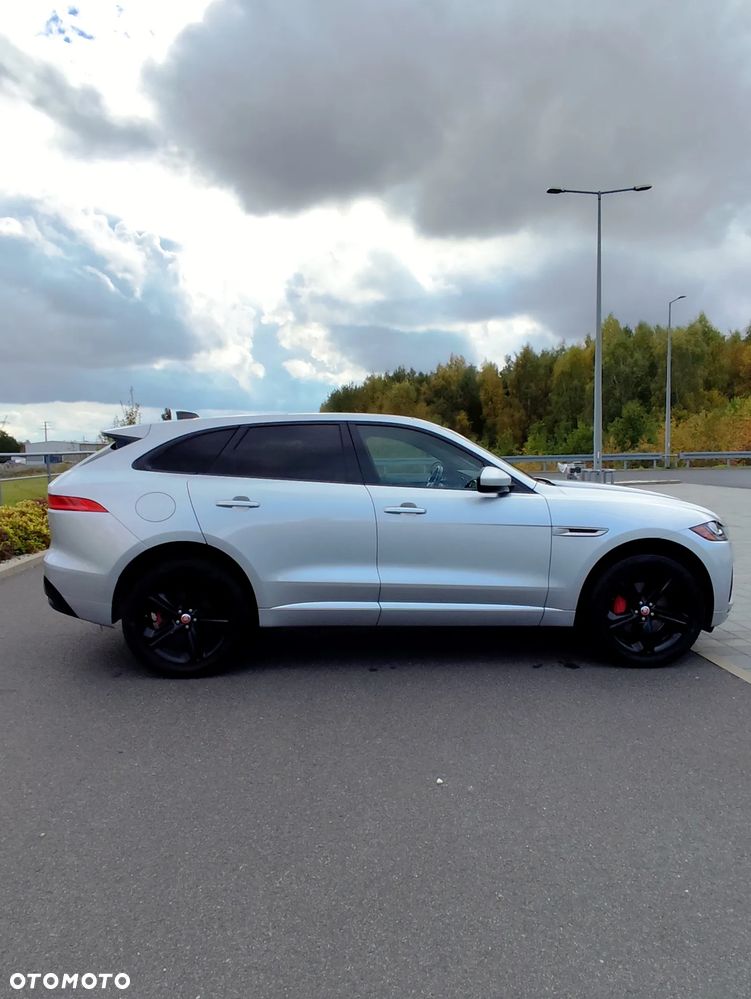 Jaguar F-Pace - 9