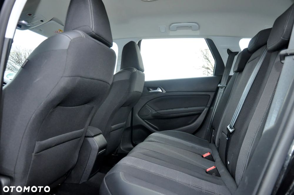 Peugeot 308 BlueHDi 130 EAT8 Black Edition - 25