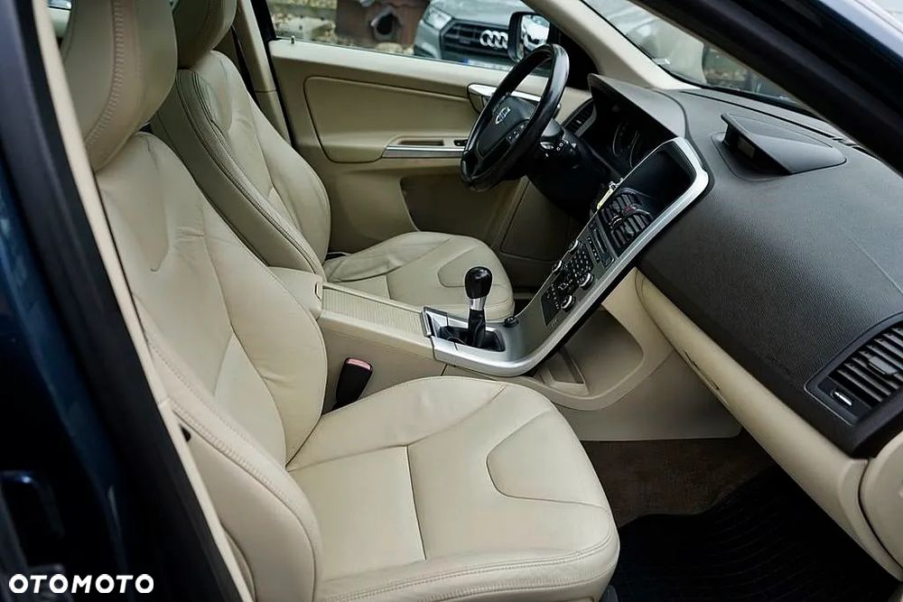 Volvo XC 60 2.4D AWD - 13