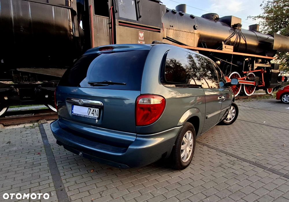 Chrysler Grand Voyager - 27