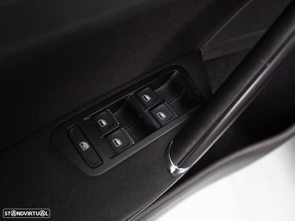 VW Golf 1.6 TDi Highline DSG - 13