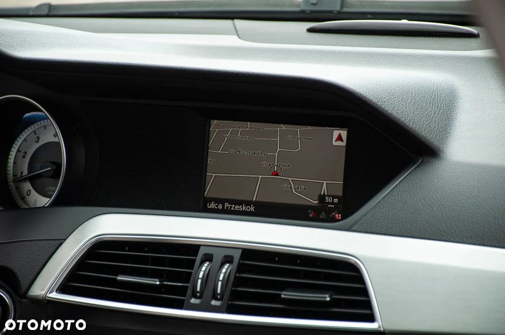 Mercedes-Benz Klasa C 180 BlueEFFICIENCY 7G-TRONIC Avantgarde - 19