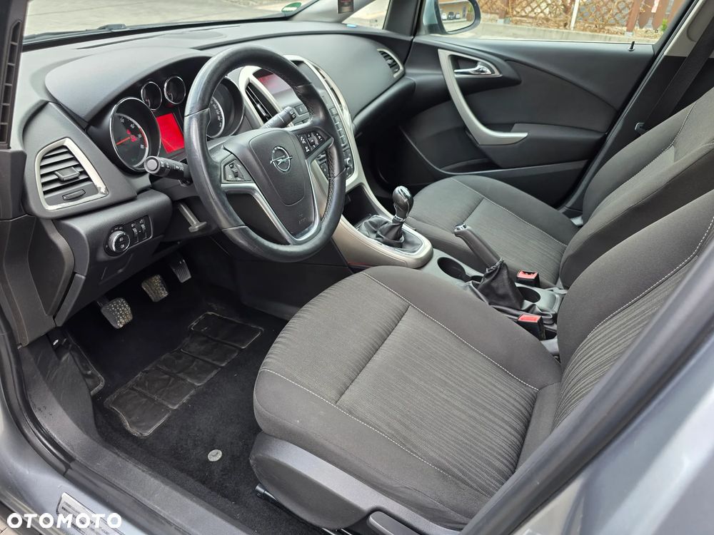 Opel Astra 1.4 T Cosmo - 25