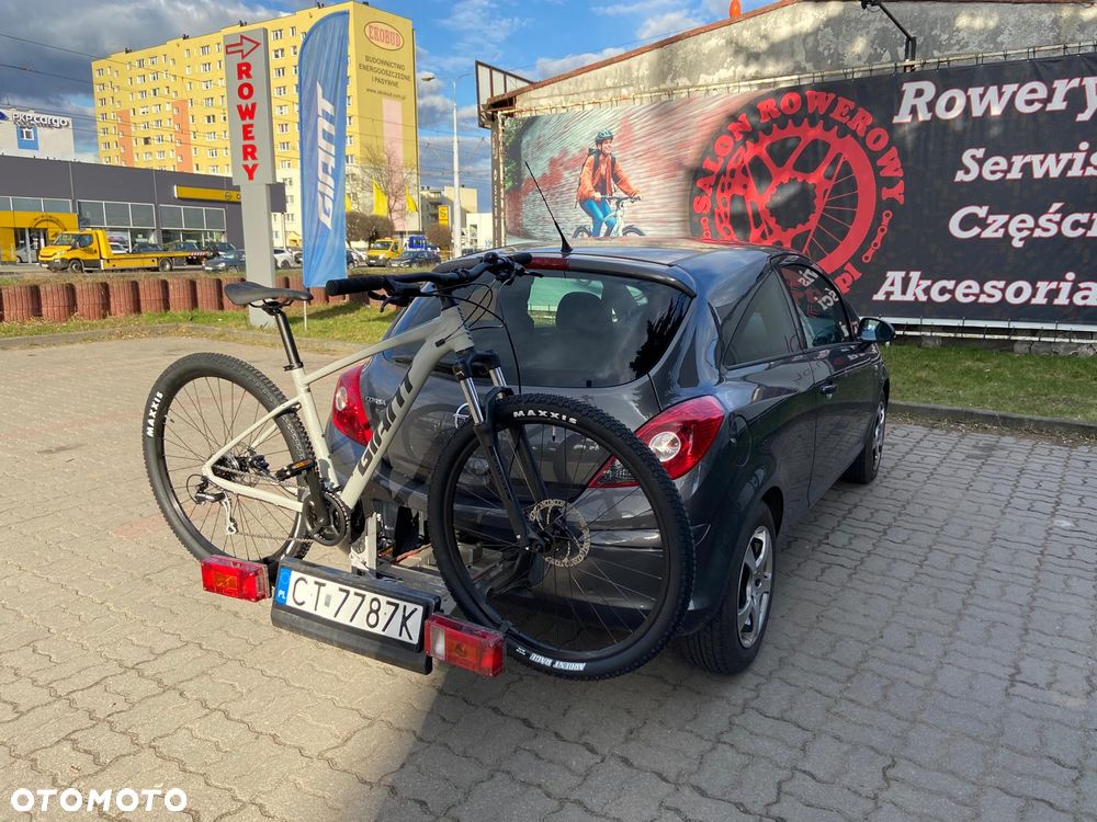 Opel Corsa 1.2 16V Cosmo - 3