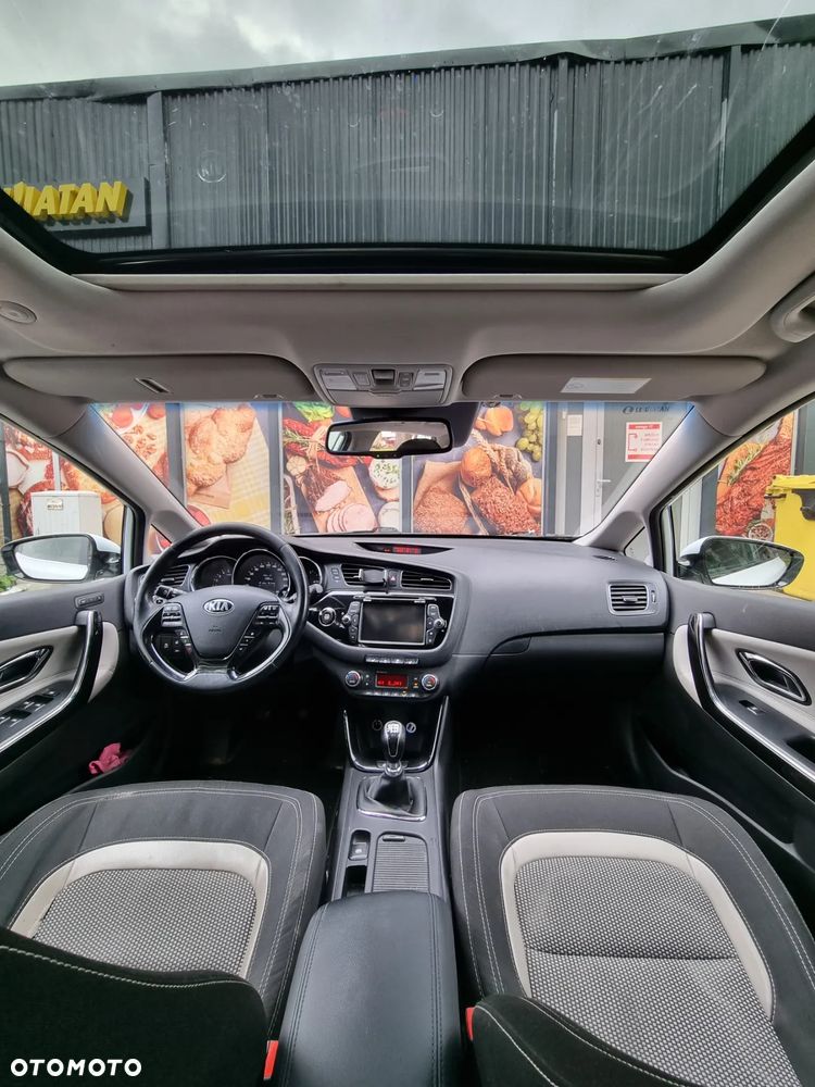 Kia Ceed - 8