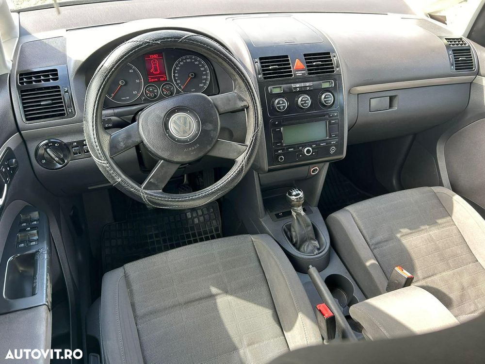 Volkswagen Touran - 6