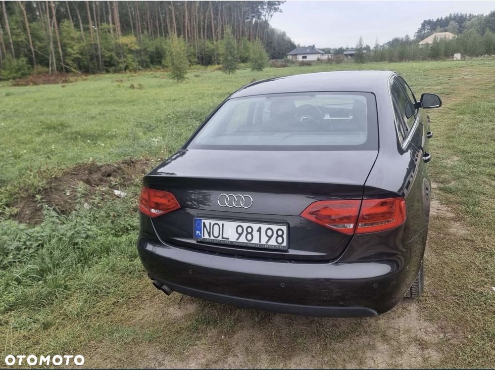 Audi A4 Limousine - 4