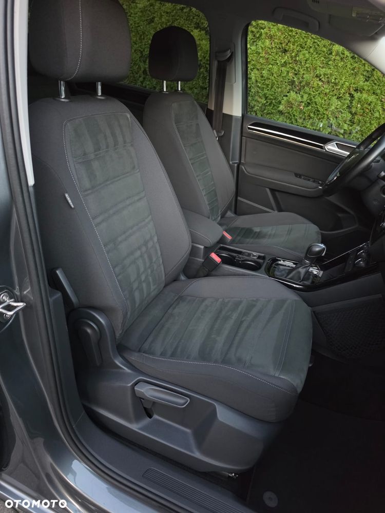Volkswagen Touran - 25
