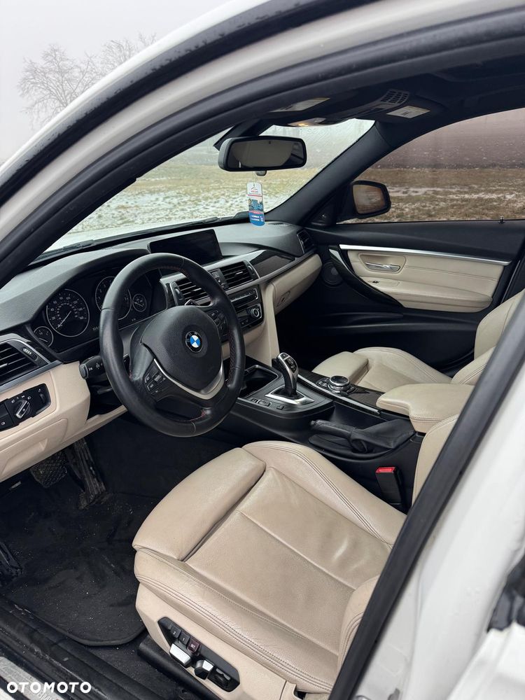 BMW Seria 3 328i - 5