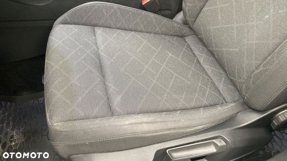Volkswagen Golf 2.0 TDI Life - 16