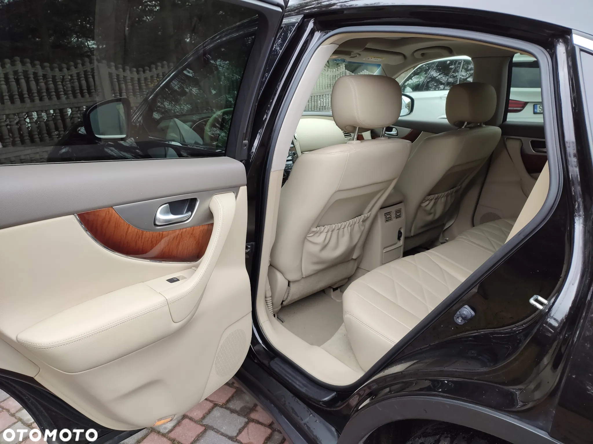Infiniti QX70 3.7 S Premium - 10