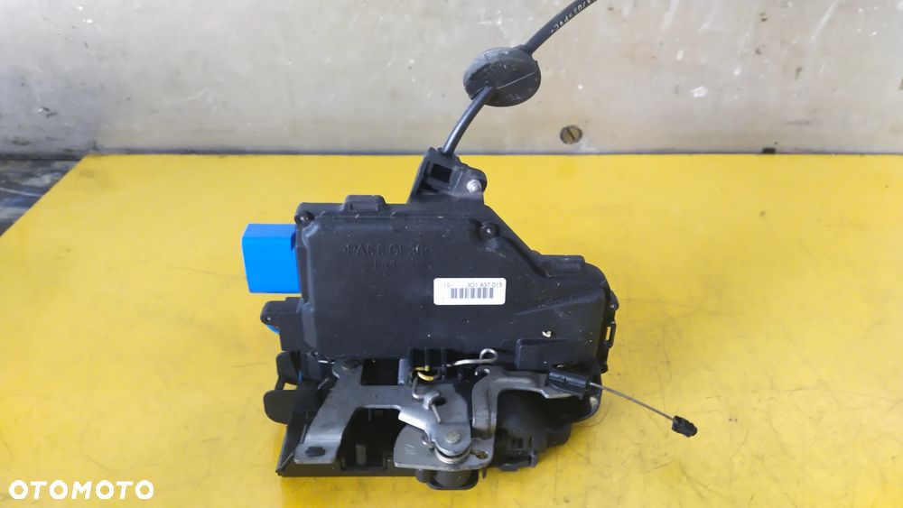 VW ZAMEK DRZWI LEWY PRZÓD 3D1837015AB - 1