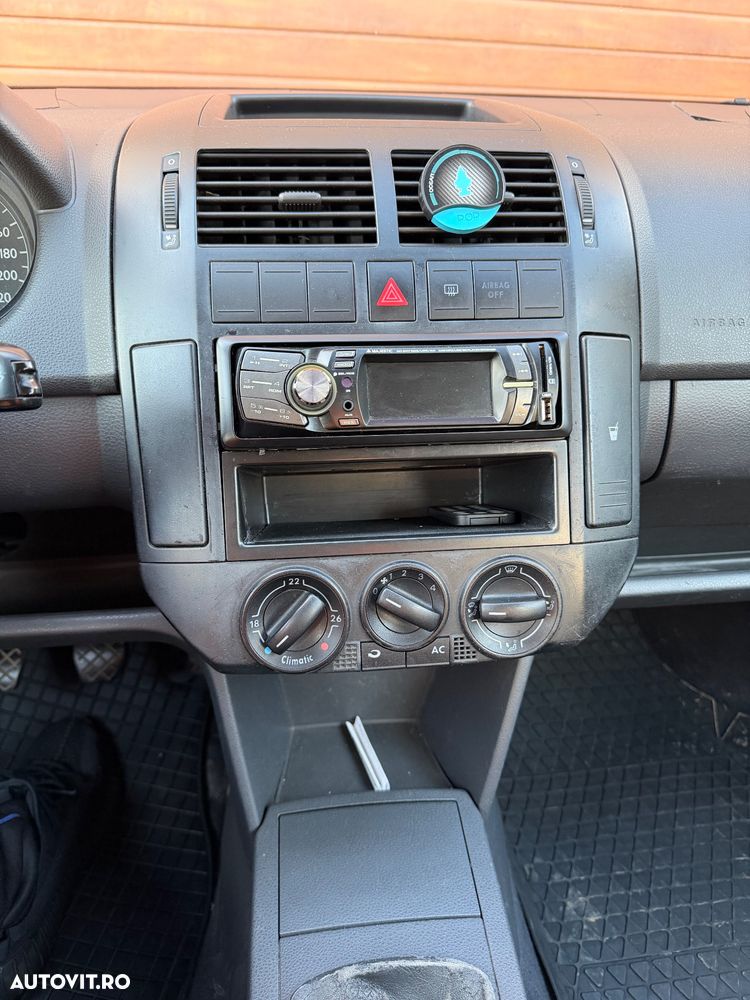 Volkswagen Polo 1.4 TDI Comfortline - 9