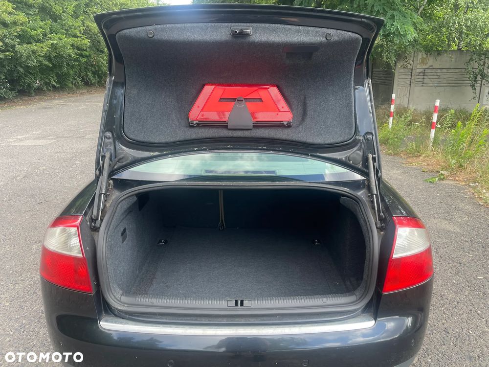 Audi A4 Limousine - 20