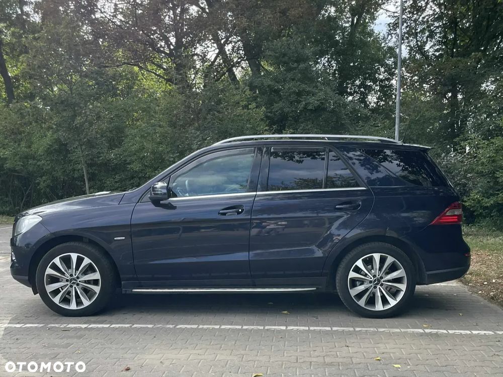 Mercedes-Benz ML 350 BlueTec 4-Matic - 4