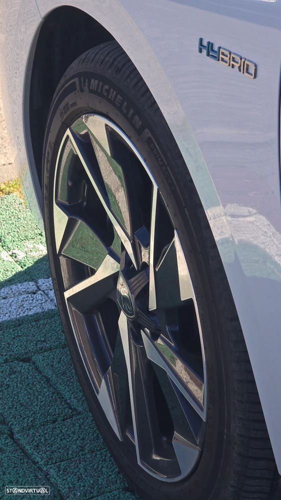 Peugeot 308 1.6 Hybrid Allure e-EAT8 - 17