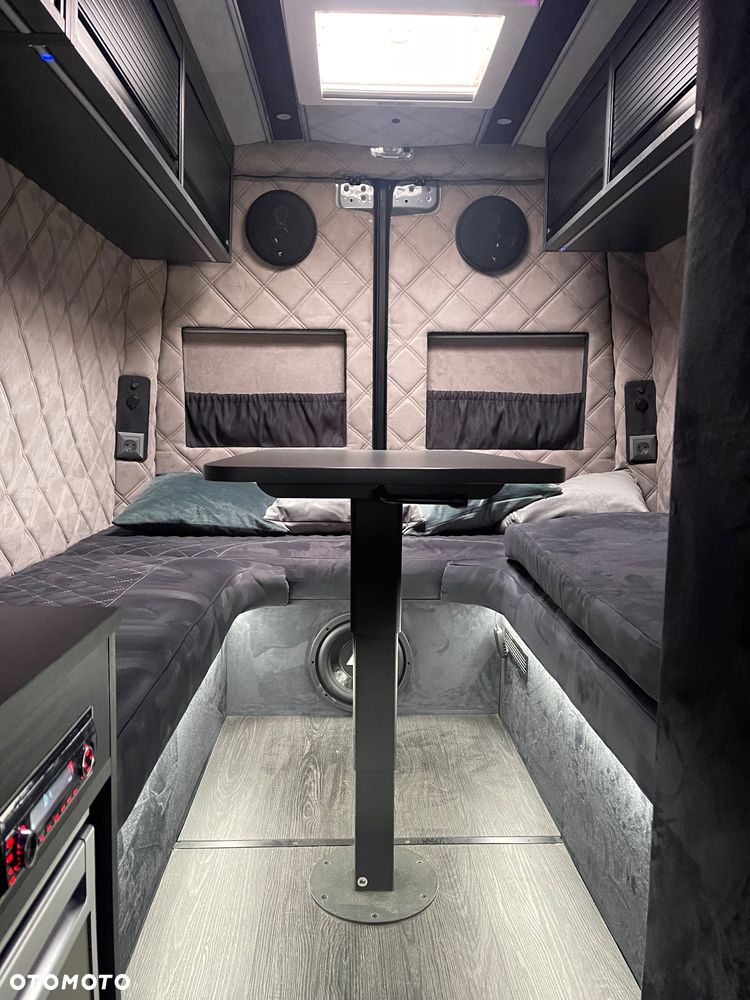 Mercedes-Benz Sprinter - 9