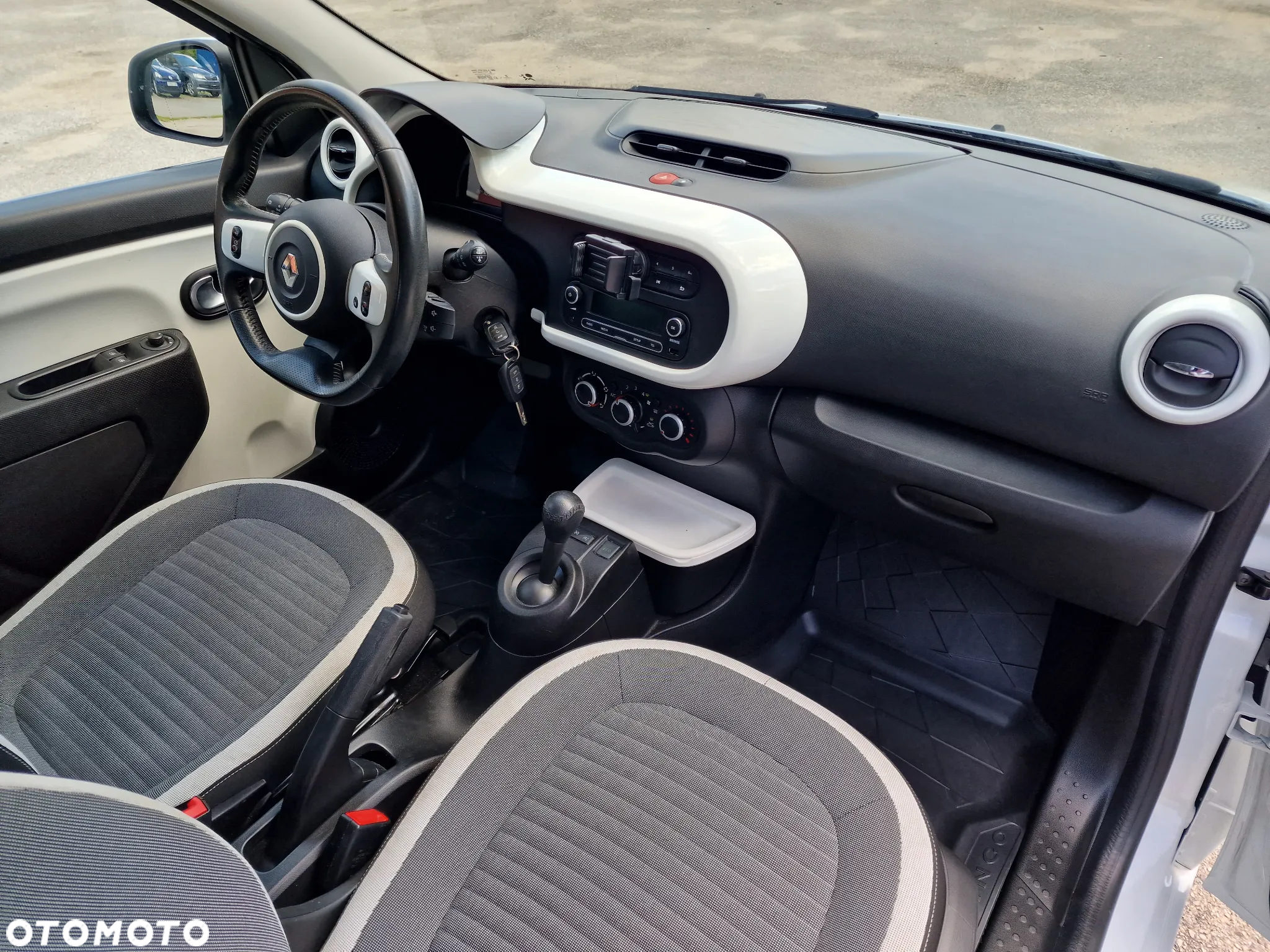 Renault Twingo ENERGY TCe 90 EDC Cosmic - 12