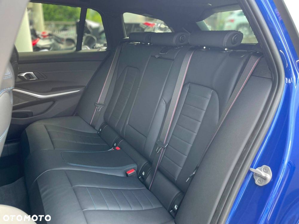 BMW Seria 3 - 32