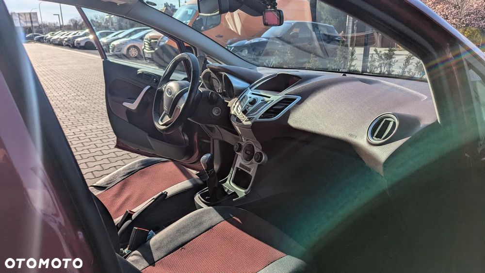 Ford Fiesta 1.4 Champions Edition - 16