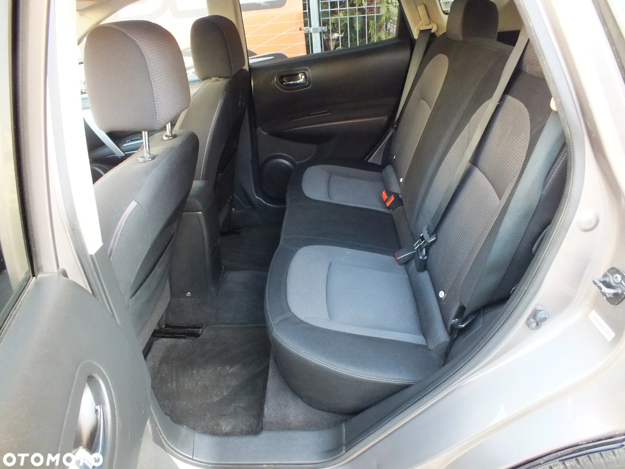 Nissan Rogue - 13