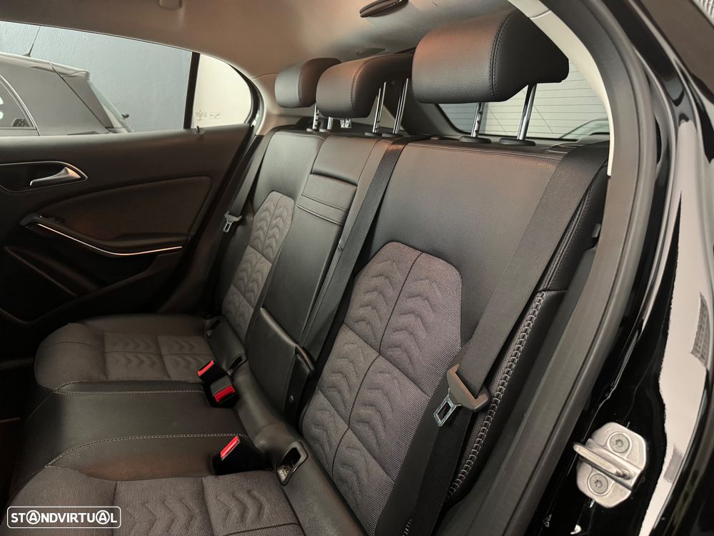 Mercedes-Benz GLA 200 Style - 36