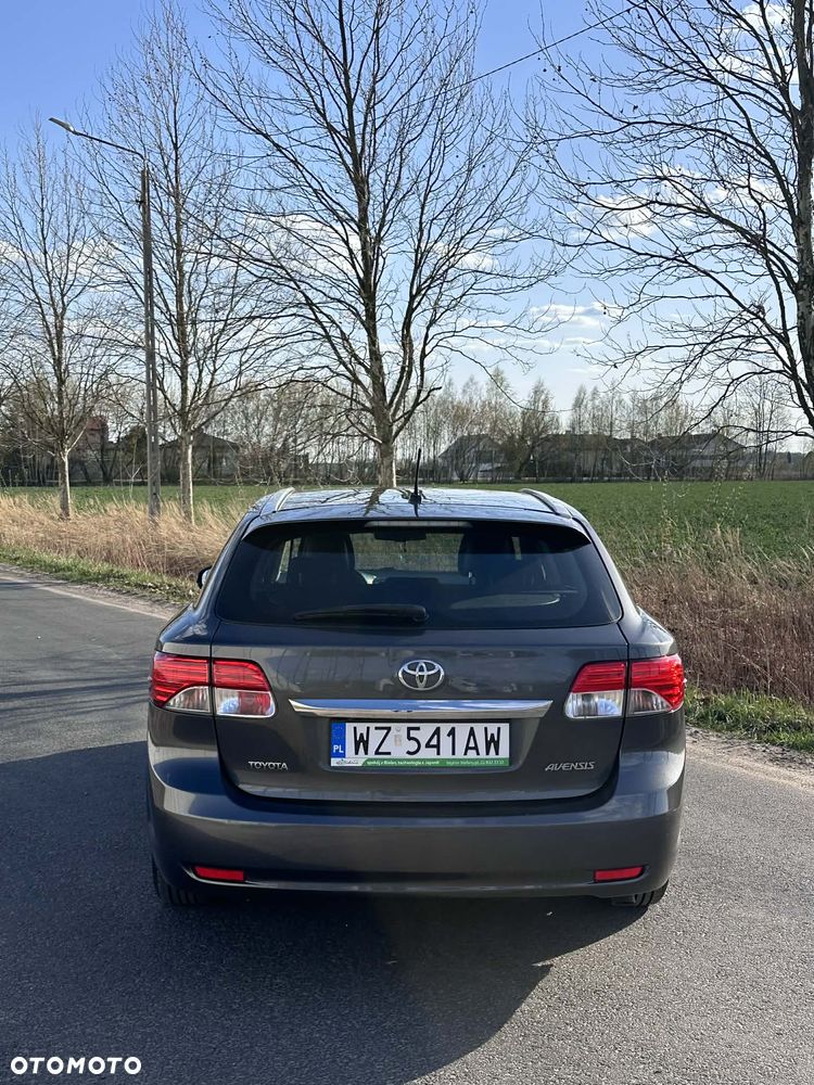 Toyota Avensis 2.0 D-4D Premium - 6