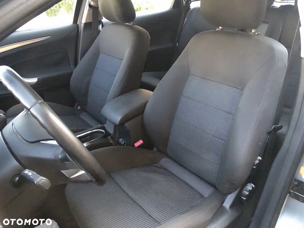 Ford Mondeo 2.0 TDCi Ghia X - 17