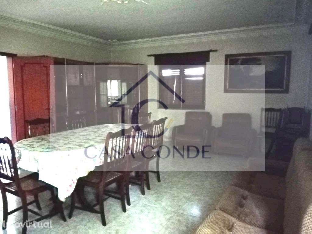 Moradia Isolada Duplex T4 para Remodelar | Excelente Potencial de V... - Grande imagem: 2/25