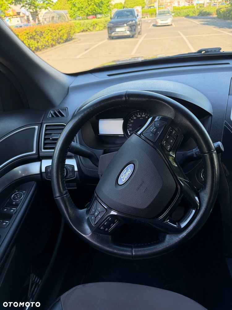 Ford Explorer - 12