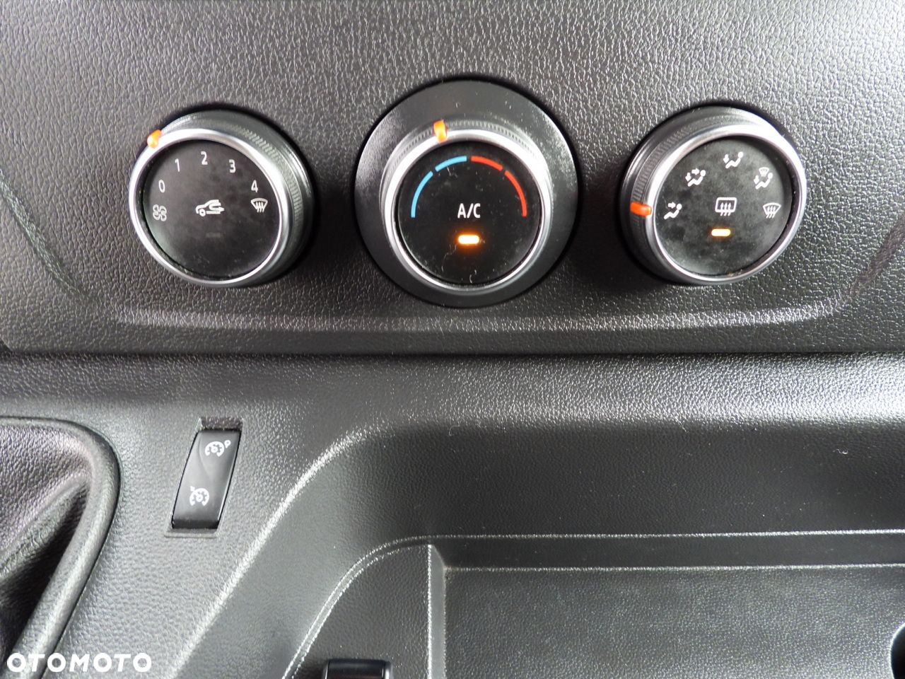 Renault MASTER PLANDEKA WINDA 10 PALET WEBASTO TEMPOMAT LEDY KLIMATYZACJA  165KM - 34