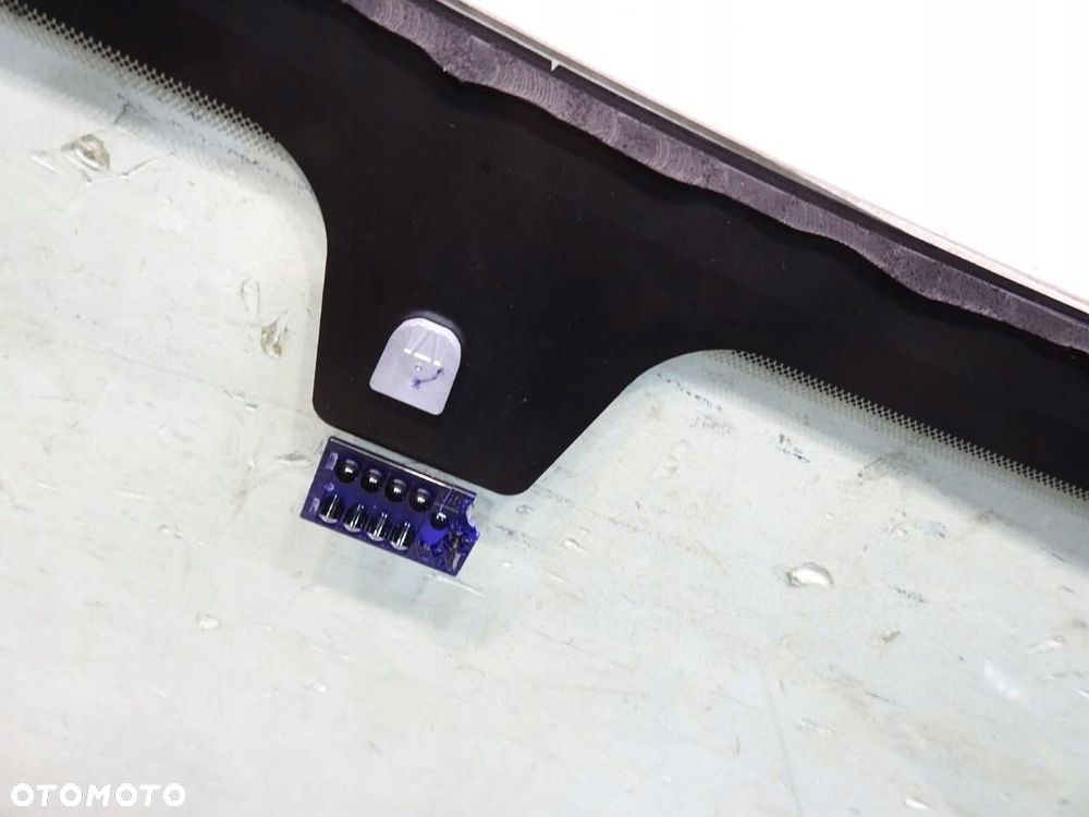 SZYBA CZOŁOWA CHRYSLER 300C - 3