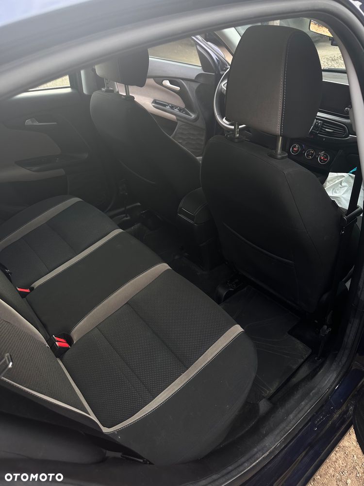 Fiat Tipo 1.6 MultiJet 16v Lounge - 25