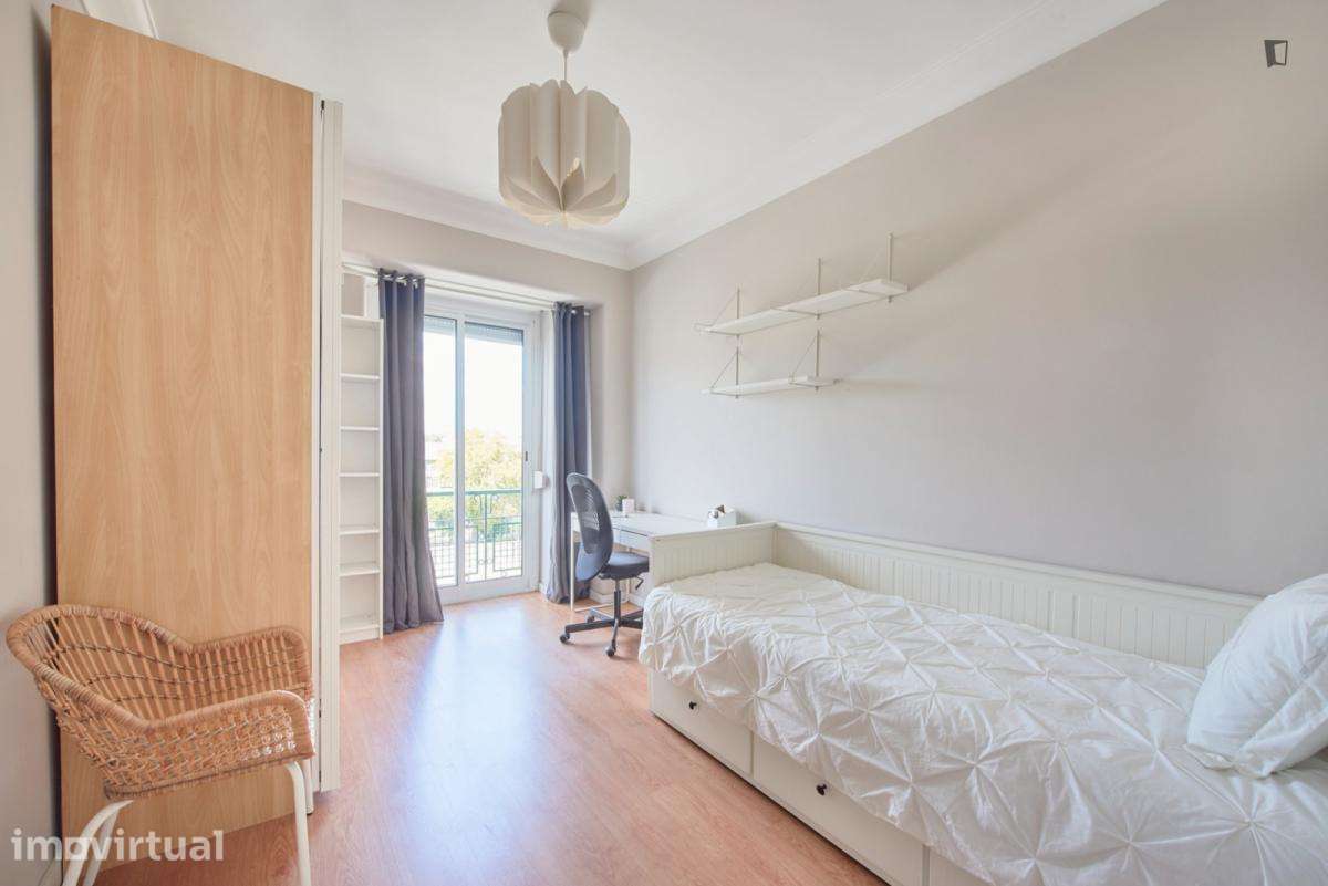 Quarto - localizado em Roma-Areeiro Lisbon - Grande imagem: 3/29